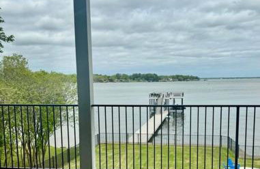 Luxury Lake Front Retreat on Cedar Creek Lake - Foto 11