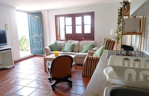 Apartamento-Estudio en Villa con Piscina - Photo 14