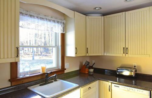 Berkshire Vacation Rentals: Peaceful Post and Beam Loft Sleeps 9 - Foto 10