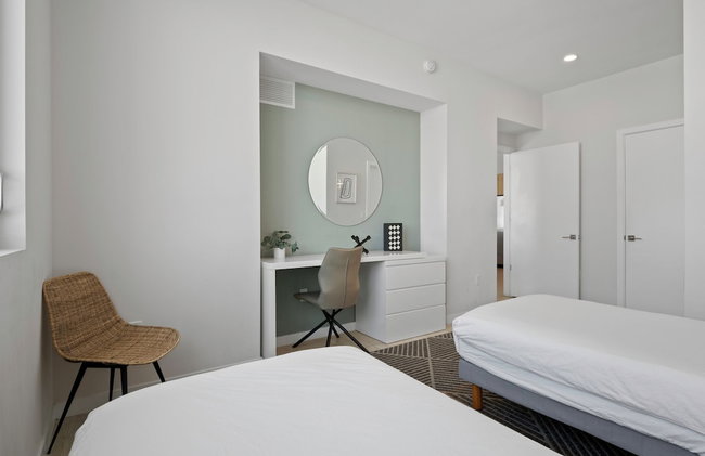 Poolside District Condo - We Host - Foto 15