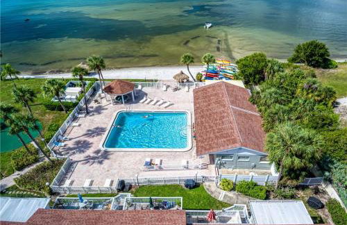 Affordable Two Bedroom Tropical Condo - Private Beach, Pools, Hot Tub - Foto 56