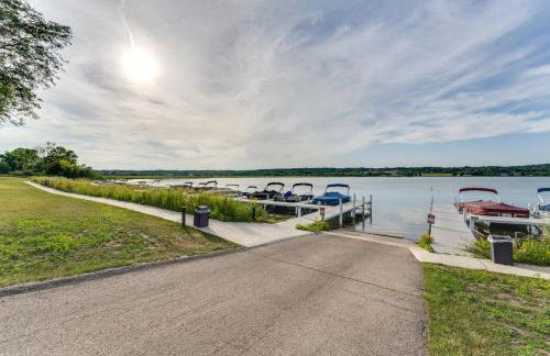 Elegant 4-Season Lake Geneva Condo with Fireplace! - Foto 37