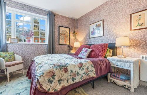 #54 The Balti Cottage Apartment - Sleeps 5 - Close to Kingsbury Water Park - " Perfect for Contractors and Families - Free parking" - Foto 48