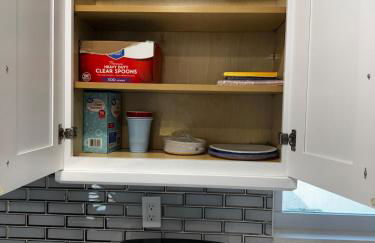 The Palm Stay Near SWF Airport laundry - Foto 10