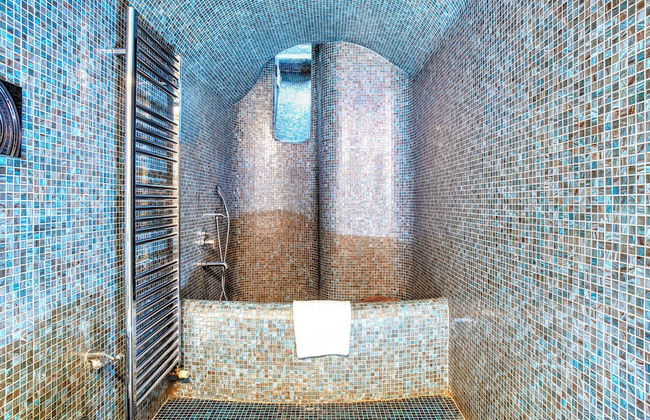 JOIVY Stylish Central Maisonette - Photo 34