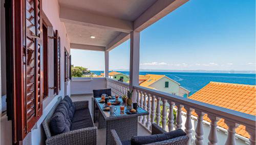 2 Bedroom Nice Apartment In Prigradica - Foto 2