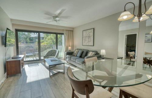 Park Shore Resort - Pool & Bar Close to Beach - Foto 4