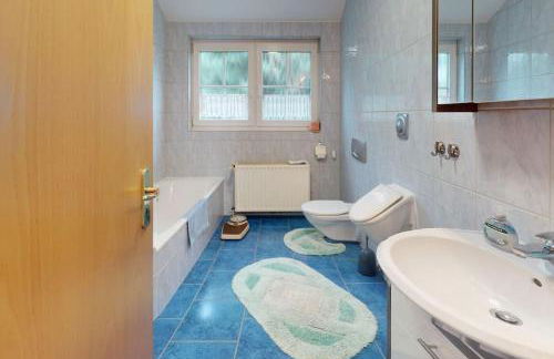 Großzügige Wohnung mit Küche - Foto 9