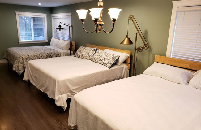 LUXE Retreat at 8050 Kaymar Dr. - Photo 17