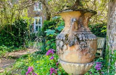 Wisteria Lodge, beautiful home in a great location - Foto 9