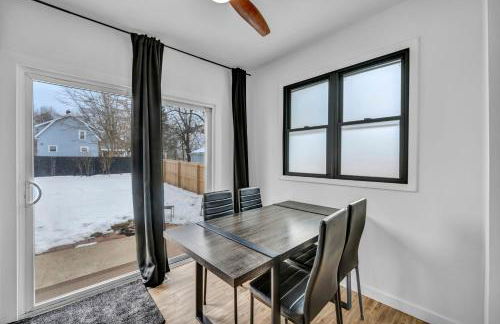 Modern Stylish Urban Haven 4 Bedroom 2 Bath - Dog Friendly - Foto 33