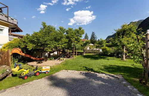 Kreuzwegerhof Nals - Historic Nature Stay with Pool near Meran & Bozen - Photo 26