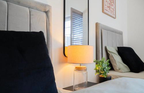 Luxurious 3-Story Townhouse, sleeps up to 10! - Foto 43