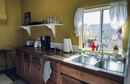 1900s Miner's cabin behind Tombstone Brewery - Foto 52