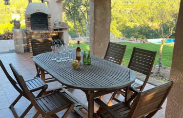 Villa familiale piscine, jacuzzi au coeur du Var - Photo 4