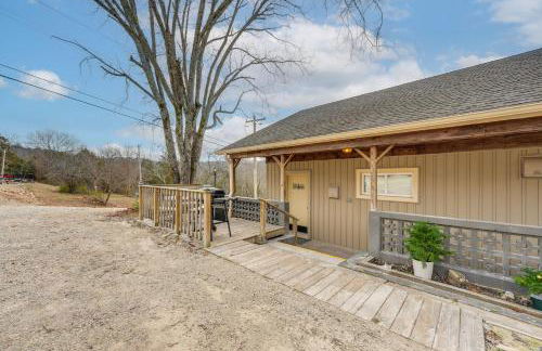 Lake and Trail Access Cape Fair Cottage with Deck - Foto 19