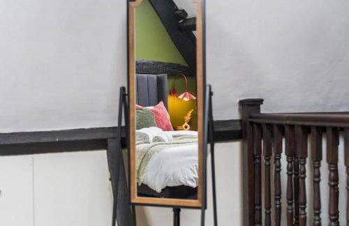 #111 New Farm with hot tub and Sauna - Sleeps 18 - Near Elmore Park - " Perfect for Contractors and Families - Parking space for 10 cars" - Foto 77