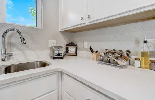 Newly Built 3BD Retreat w Mtn Views & Game Room - Foto 19