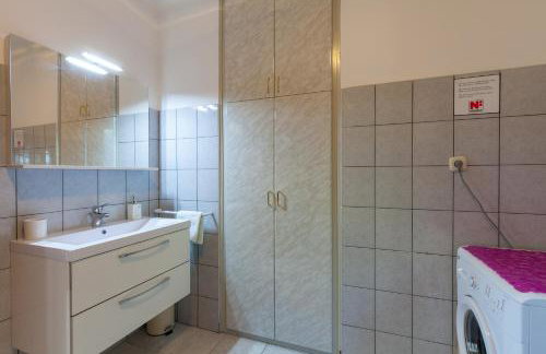 Apartment Stela with heated private pool and Whirlpool Gornje Sitno - Photo 31