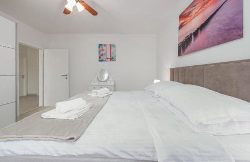 Four-Bedroom Holiday Home Lovinac With An Outdoor Swimming Pool 09 - Foto 43