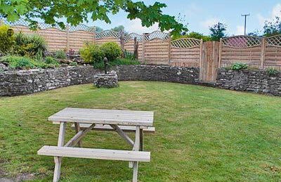 Panteg Cottage - Photo 11