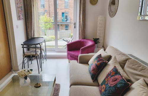 Beautiful 2 Bed House, Central spot with free parking - Foto 10