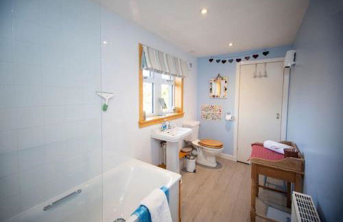 Pet Friendly 3BR Scenic Family Haven with Fibre WiFi - Foto 5