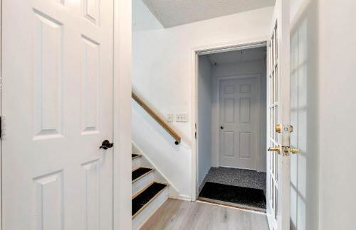 Spacious 5BR Family Retreat Near Mall of GA Sleeps 13 - Foto 47