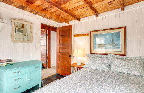 Dreamy Waterfront Westbrook Home on Private Beach - Foto 16