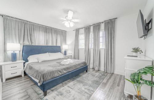 Family & Friends Retreat - Sleeps 19 - PalmWaveStays - Foto 8