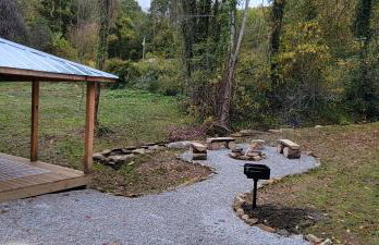 Creekside Cottage - Your Perfect Mountain Getaway! - Foto 9