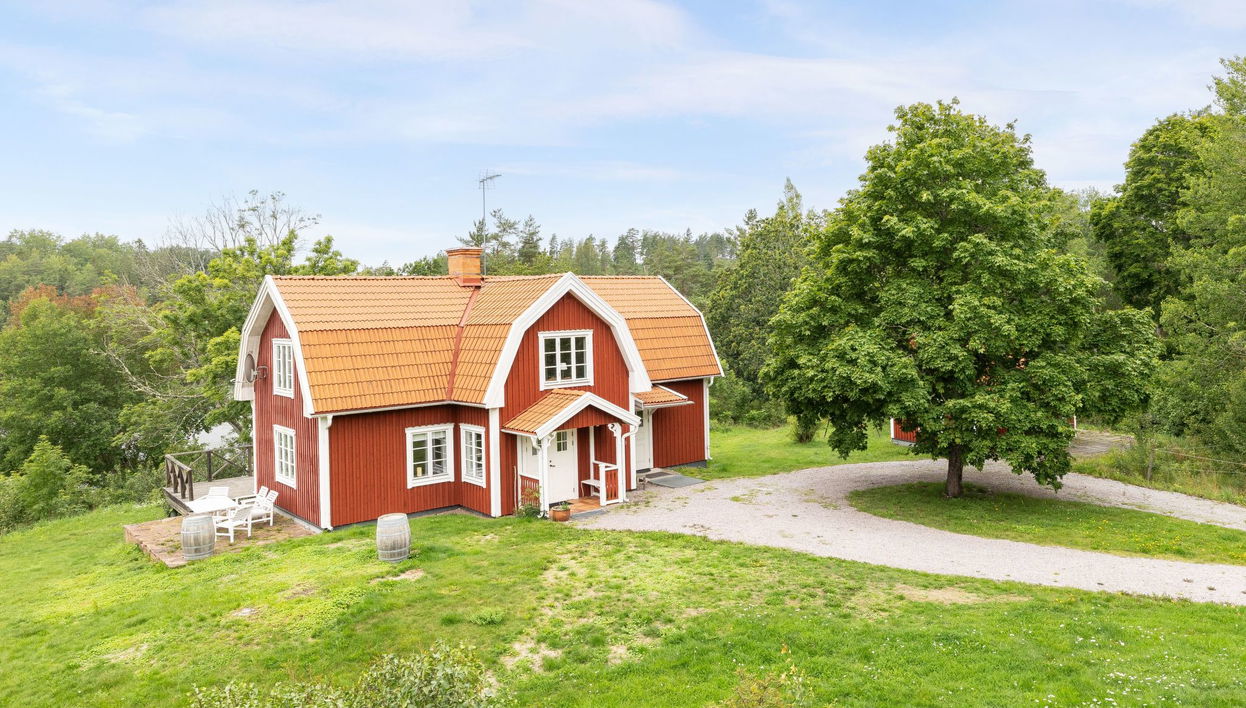 Klinten Totebo - Photo 1, House