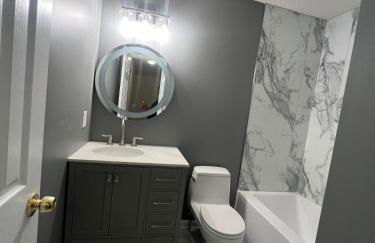 Luxe Central Suburban Retreat - Foto 23