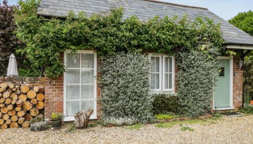 Parkfield Cottage - Photo 1