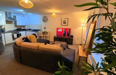 2 bedroom 2 bathroom ground floor apartment in central location - Foto 37