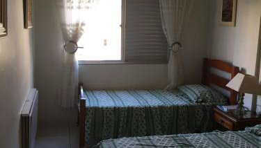 Apartamento Astúrias 2 Dorms Ar Cond - Foto 4