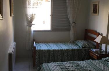 Apartamento Astúrias 2 Dorms Ar Cond - Foto 4