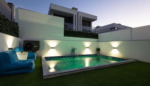 Casa Férias com Piscina Aquecida e Suítes Privadas - Foto 1