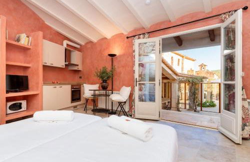 Casa de Piedra ubicada en el exclusivo wine village de Viladellops, te ofrece una experiencia única, donde el lujo y la tradición se fusionan en un entorno natural privilegiado - Foto 27