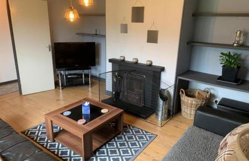 3 Bed House - Sleeps 5 - Pets - Parking - Wifi - Foto 7