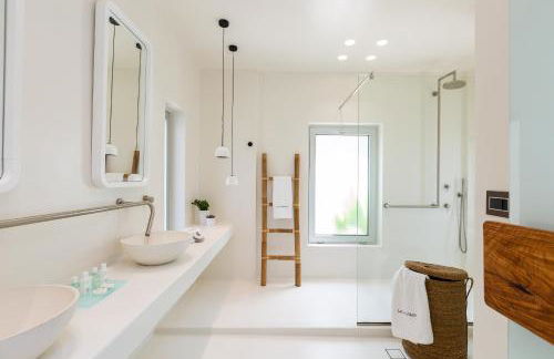 La Casa di Mare, Luxury Beach Front Villa with Private Pool, Whirlpools & Sauna, By ThinkVilla - Foto 41