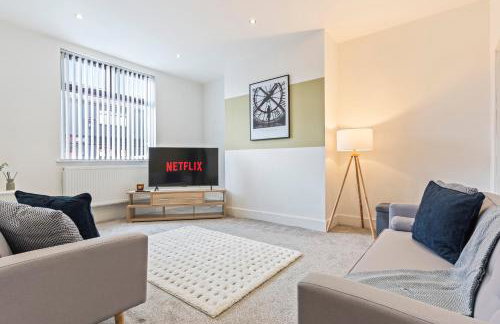 Stylish House - Sleeps 7 - Free Parking, Fast WiFi and Smart TV - Contractors, Groups and Long Stays Welcome by Yoko Property - Foto 17