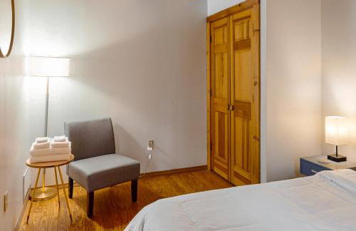 Modern Log Cabin with Vineyard Views - Foto 24