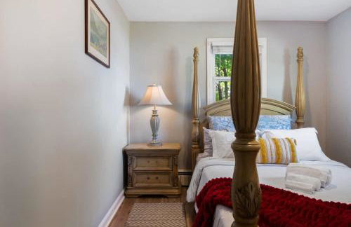 3BR Home 2 Baths Bonus Room, Minutes to NYC - Photo 23