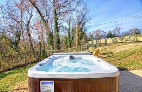 The Black Log Cabin - Hot Tub & Game Room - Foto 23