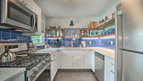 Bright and Sunny Getaway with Bikes 1 Mi to ESU! - Foto 3