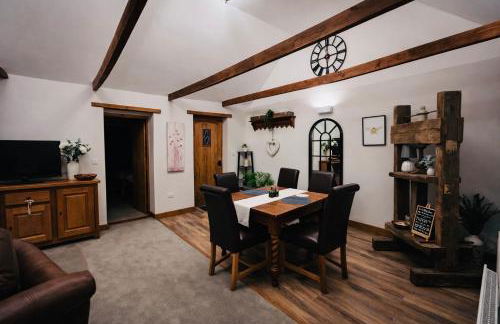 One bedroom converted barn - entire property - Foto 5