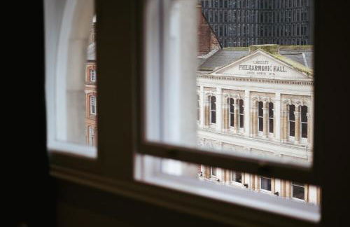 Central & Chic Flat-Sleeps 4-By FabAccommodation - Foto 18