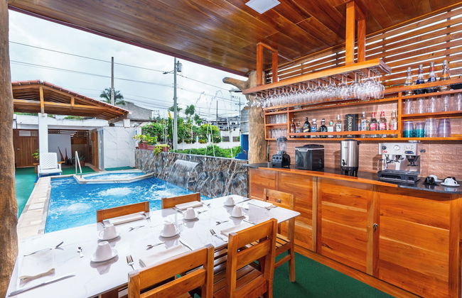 Galapagos and Beyond - Photo 1