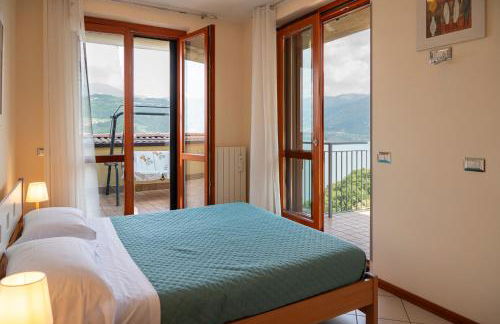 Italian vacation Homes - Iseo Lake Vista Retreat - Photo 32